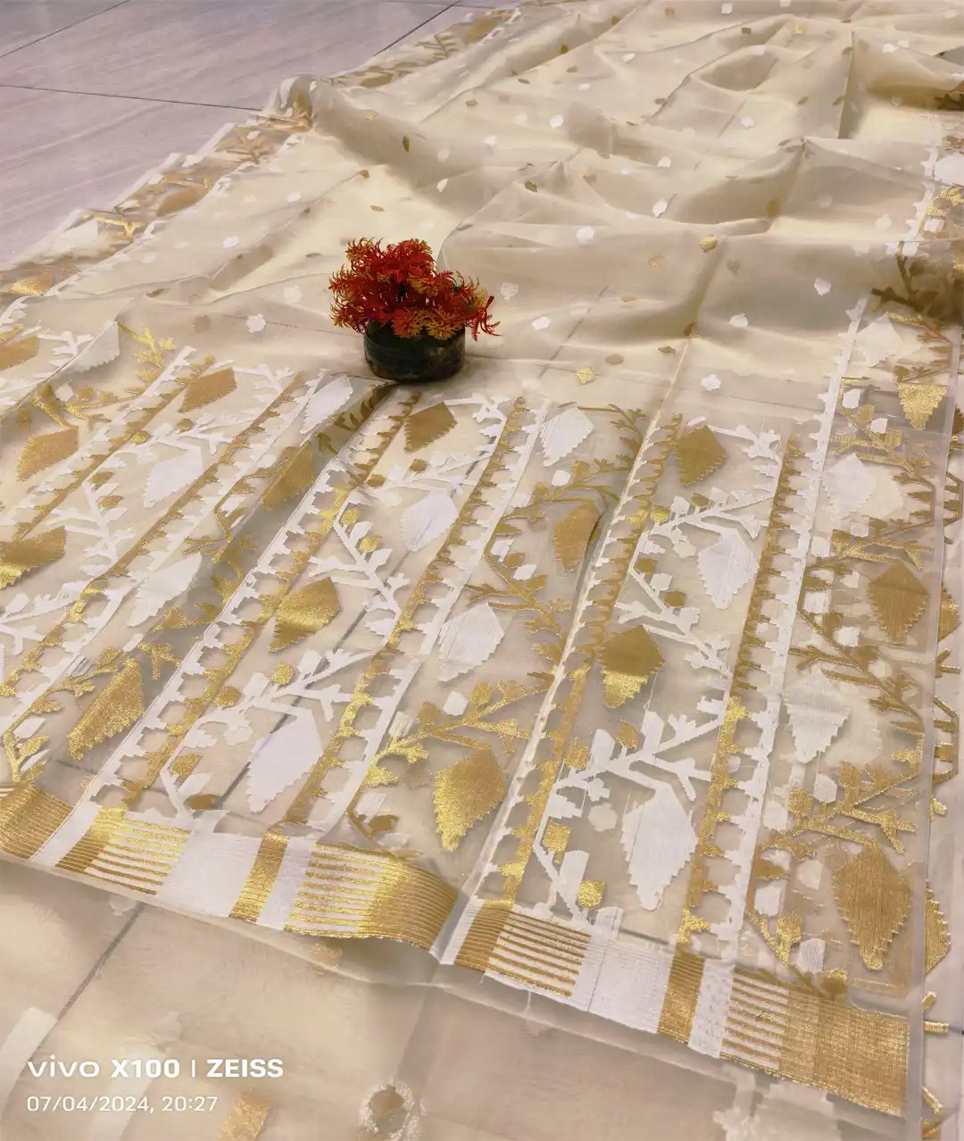 Semi Muslin Jamdani Saree with blouse piece 
