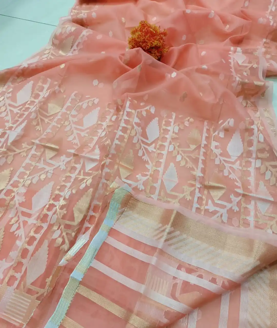 Semi Muslin Jamdani Saree with blouse piece